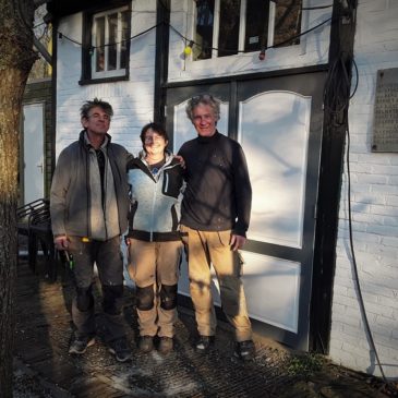 Nieuwe deuren Verenigingsgebouw